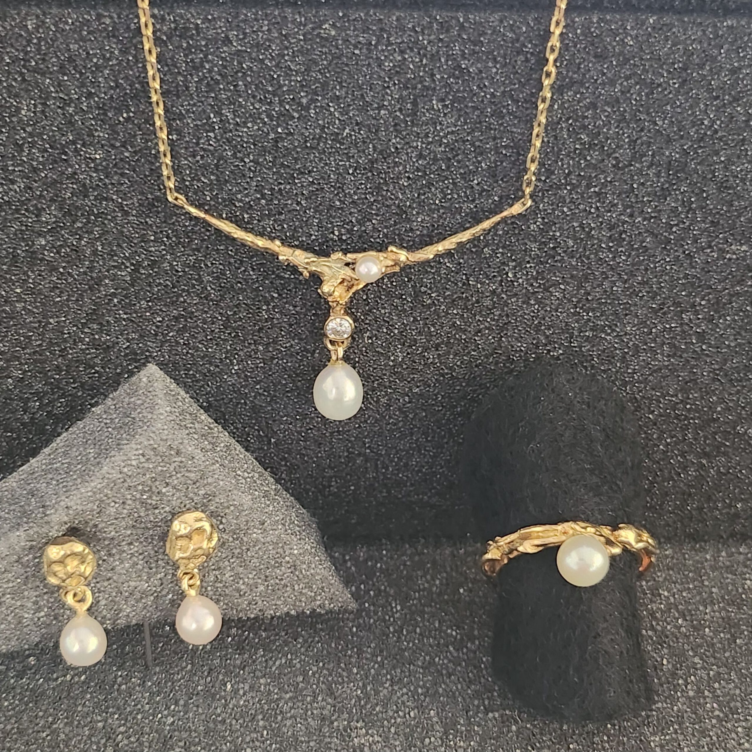 Schmuck-Set 585-Gelbgold mit Süßwasser Zuchtperlen , Brillant
