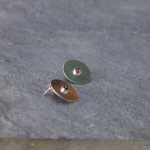 große Ohrstecker 925/000 Silber Scheibe mit je einem grünen und einem roten Turmalin